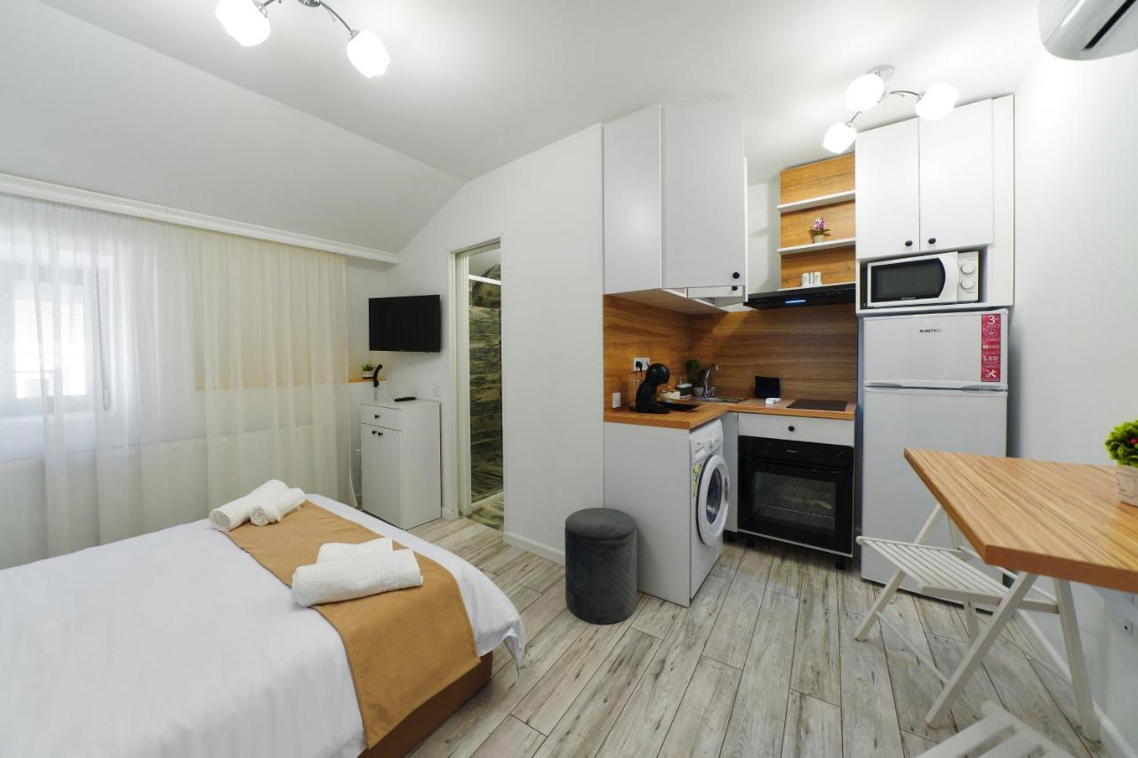 Bella House Apartaments Craiova Eksteriør billede