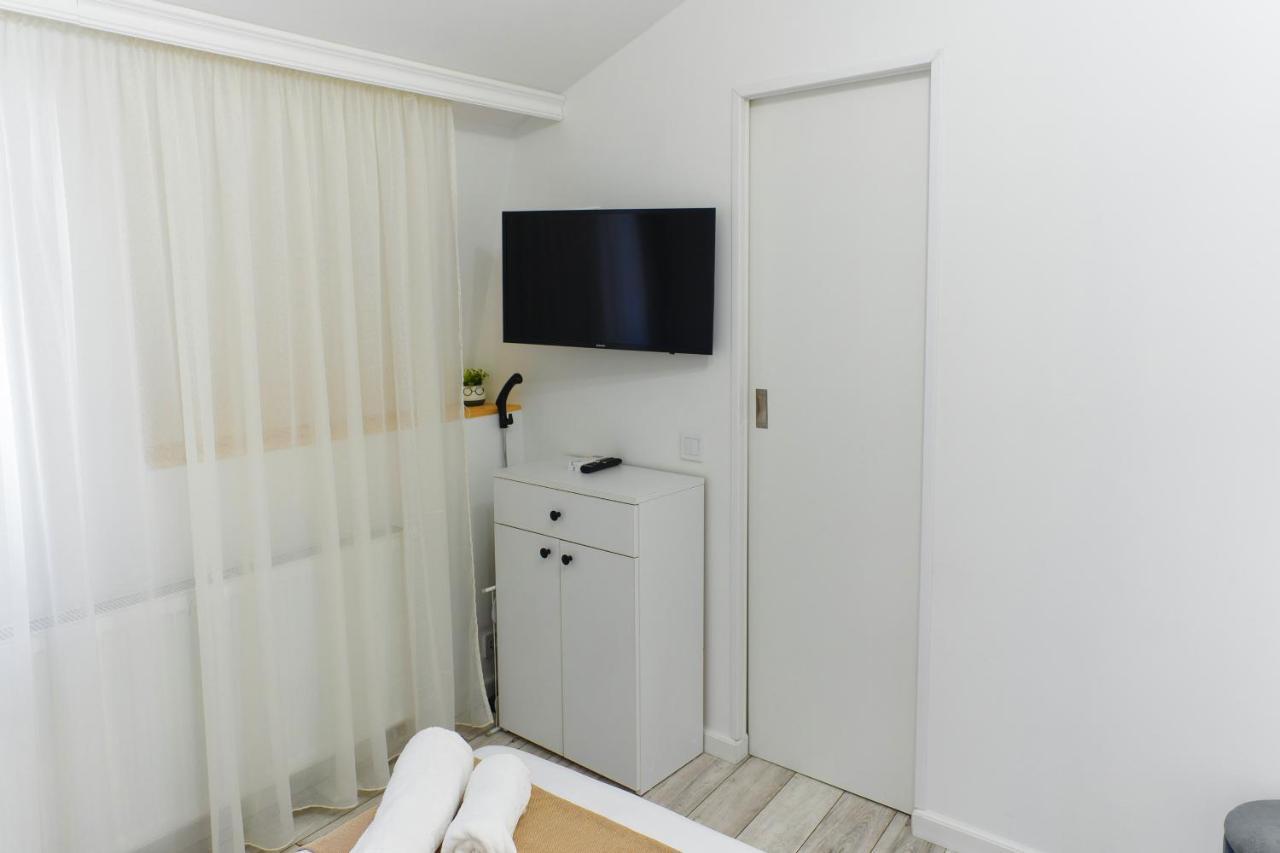 Bella House Apartaments Craiova Eksteriør billede