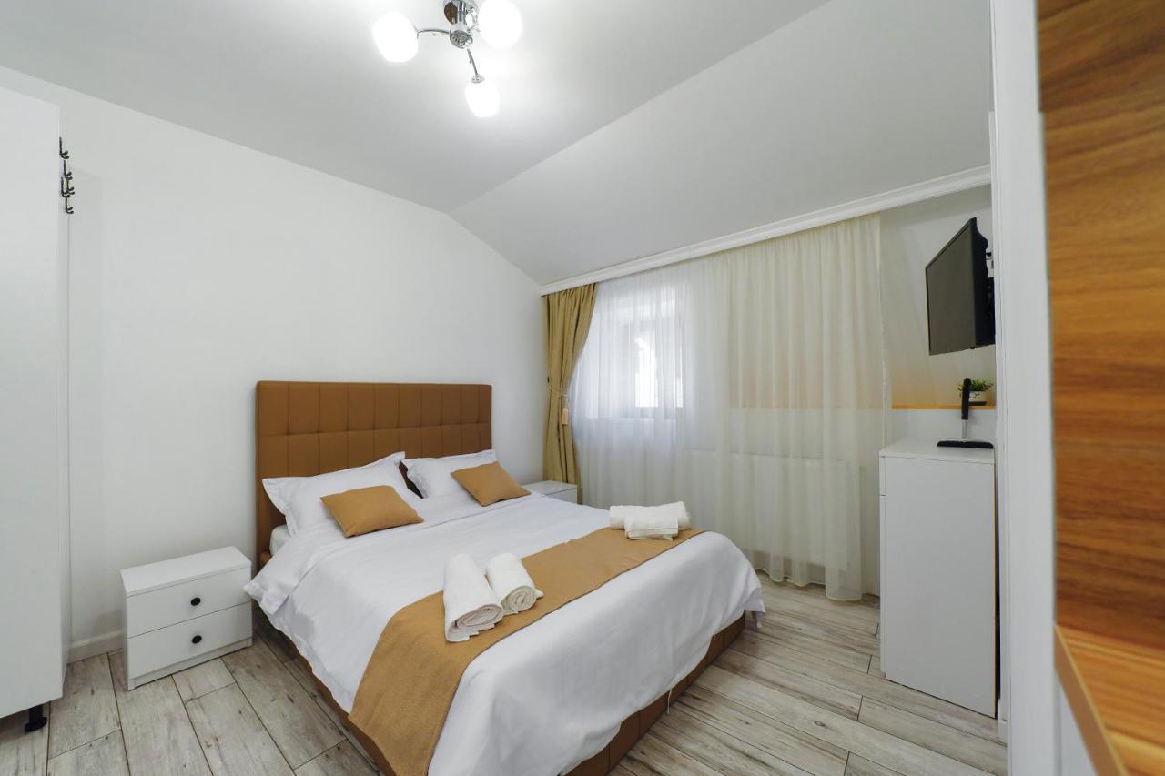 Bella House Apartaments Craiova Eksteriør billede